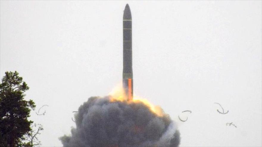 La prueba de un misil balístico intercontinental RS-24 Yars desde el cosmódromo de Plesetsk, en el norte de Rusia.