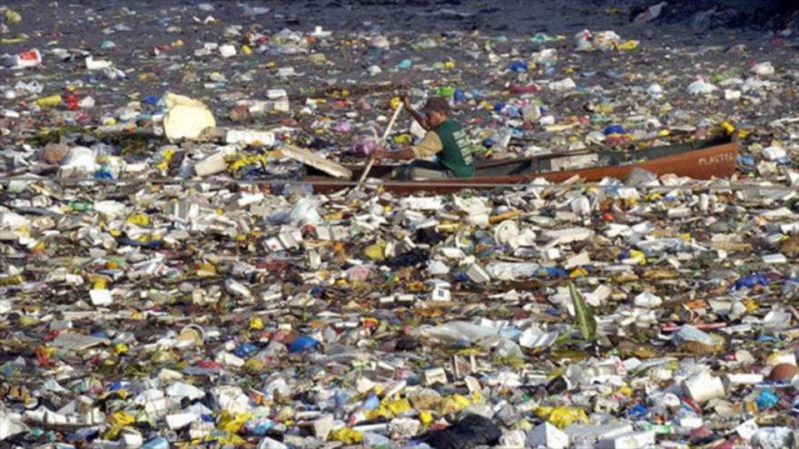 Descubren una isla de plástico del tamaño de México en el Pacífico