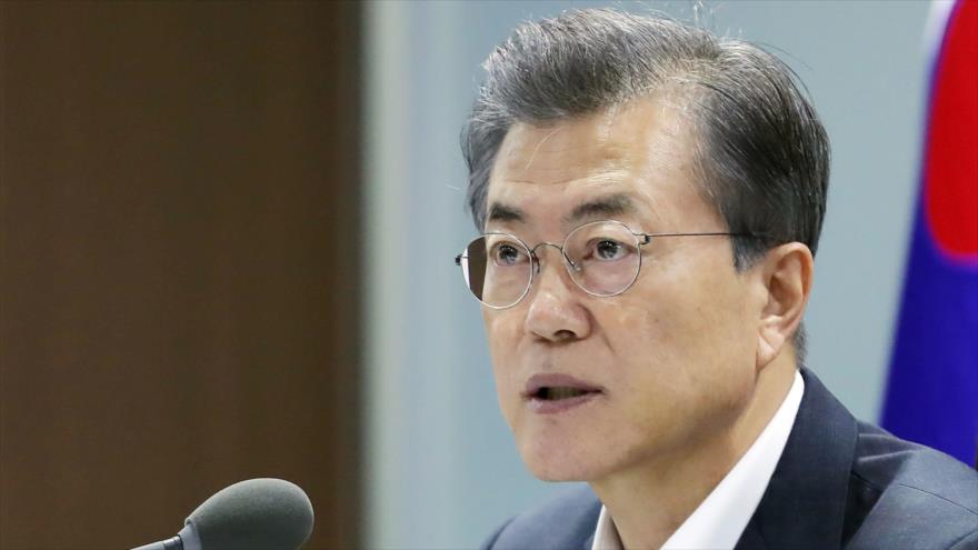 El presidente surcoreano Moon Jae-In en una reunión de emergencia del Consejo de Seguridad Nacional en Seúl, 15 de septiembre de 2017.