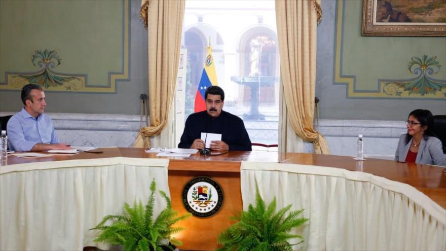 Maduro sustituye a dólar por yuan chino para cotizar petróleo | HISPANTV