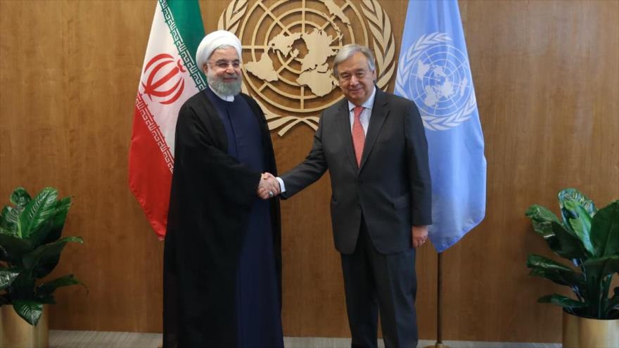 El presidente iraní, Hasan Rohani (izda.), y el secretario general de la ONU, Antonio Guterres, en Nueva York, 18 de septiembre de 2017.