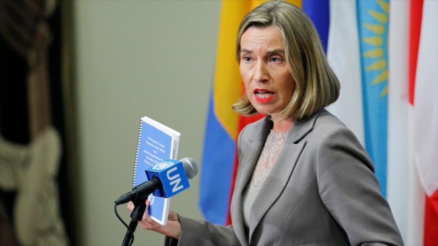 La jefa de la Diplomacia europea, Federica Mogherini, ofrece declaraciones ante los periodistas en la sede de la ONU, 20 de septiembre de 2017.