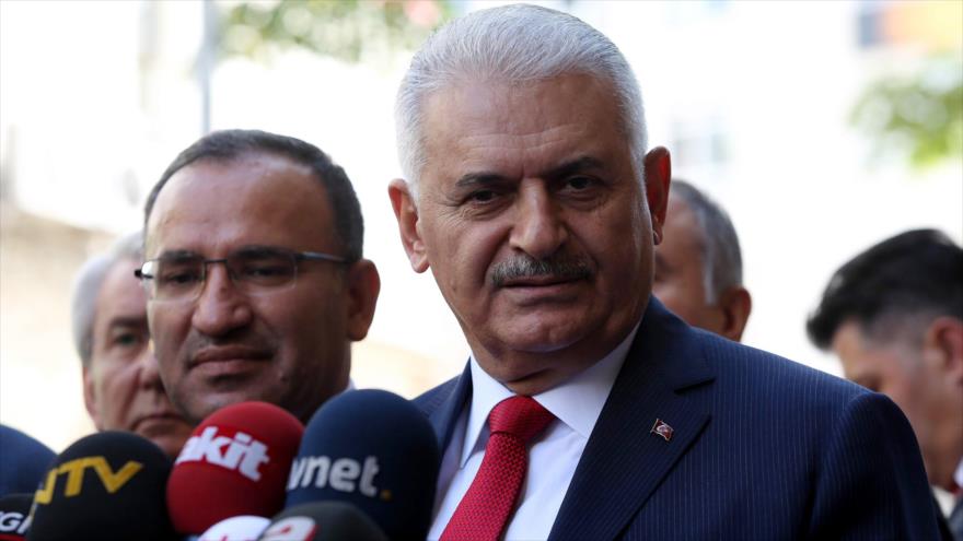 El primer ministro turco, Binali Yildirim, habla a los medios de comunicación en Ankara, 22 de septiembre de 2017.