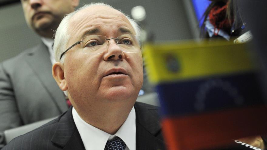 El embajador venezolano ante las Naciones Unidas, Rafael Ramírez, participa en una sesión laboral del organismo.