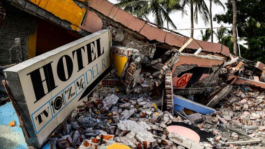 Vista de un hotel derrumbado, estado de Oaxaca, luego del terremoto de magnitud 8,2 que azotó la costa del Pacífico mexicano, 8 de septiembre de 2017.