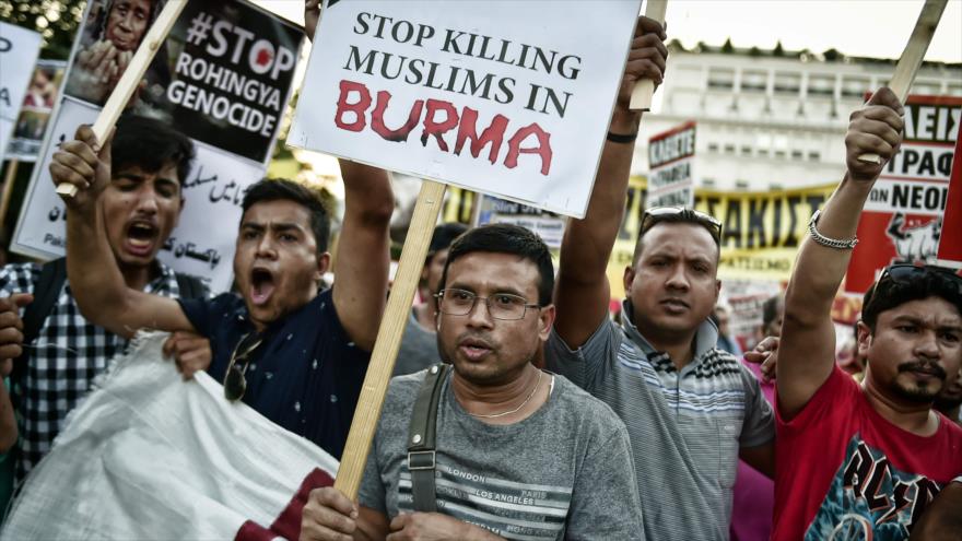 Una manifestación de los bangladesíes, paquistaníes y griegos contra el genocidio de los rohingyas en Myanmar, Atenas, 16 de septiembre de 2017.