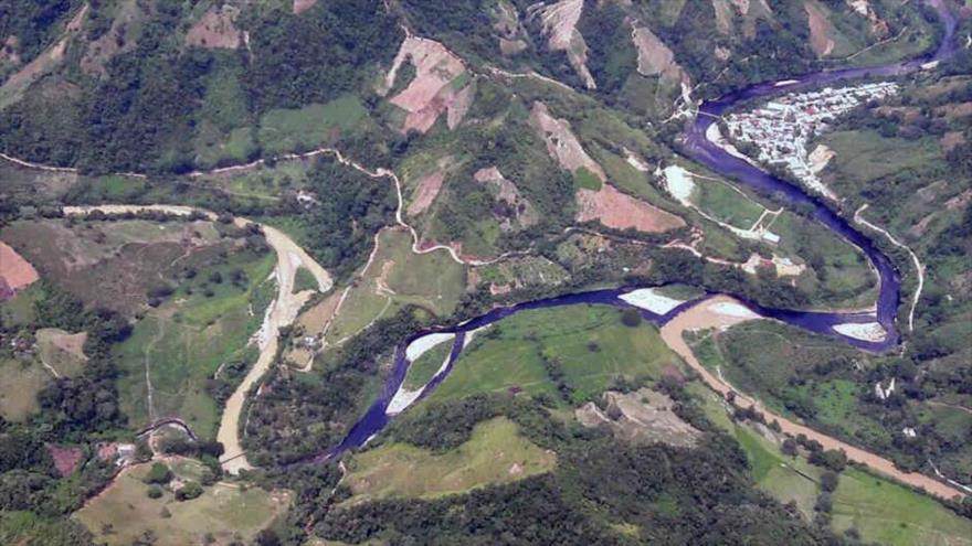 Tragedia ambiental en el río Catatumbo por ataque del ELN al oleoducto Caño Limón-Coveñas en Colombia, 26 de septiembre de 2017.