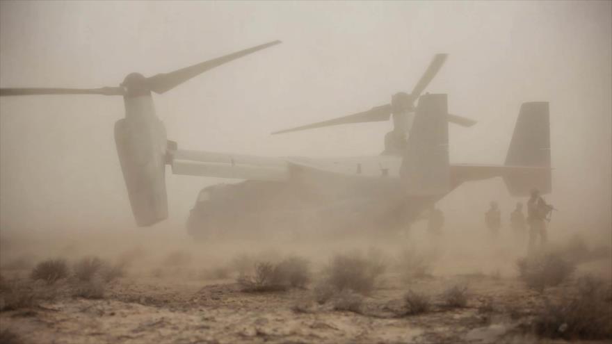 Avión militar V-22 Osprey de EE.UU. aterriza durante un ejercicio militar, 29 de mayo de 2015.