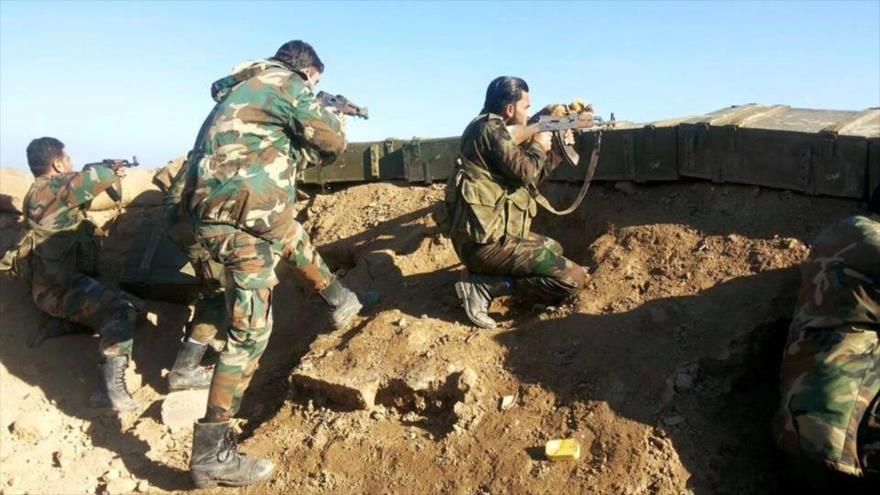 Vídeo: Ejército sirio repele fuerte ataque de EIIL en Deir Ezzor