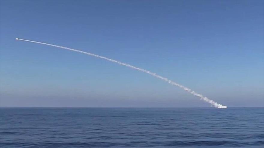 Submarinos rusos lanzan 10 misiles de crucero contra EIIL en Siria