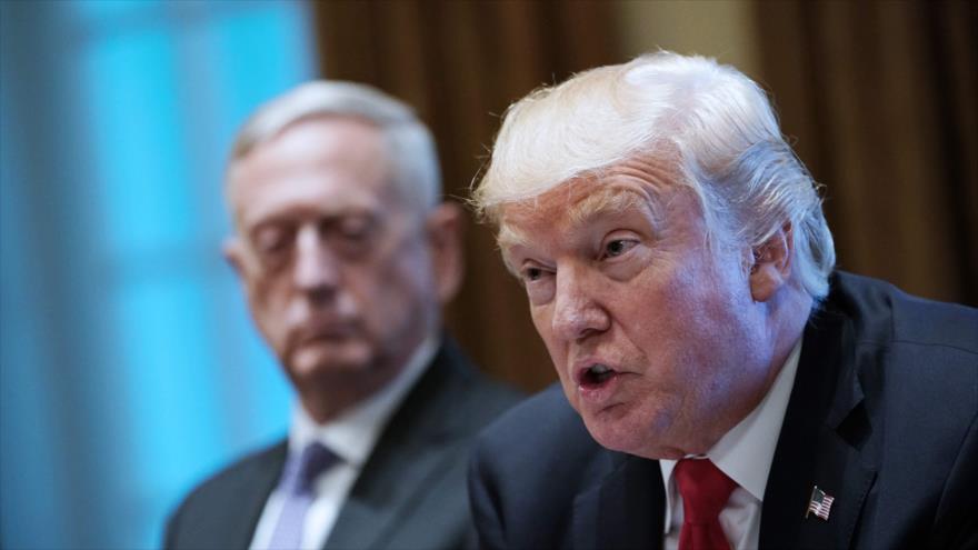 El presidente de EE.UU., Donald Trump, habla durante una reunión en Casa Blanca, 5 de octubre de 2017.