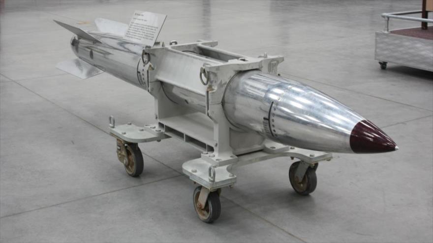 Bomba nuclear de EE.UU., B61, exhibida en el Pima Air & Space Museum en Tucson, Arizona.