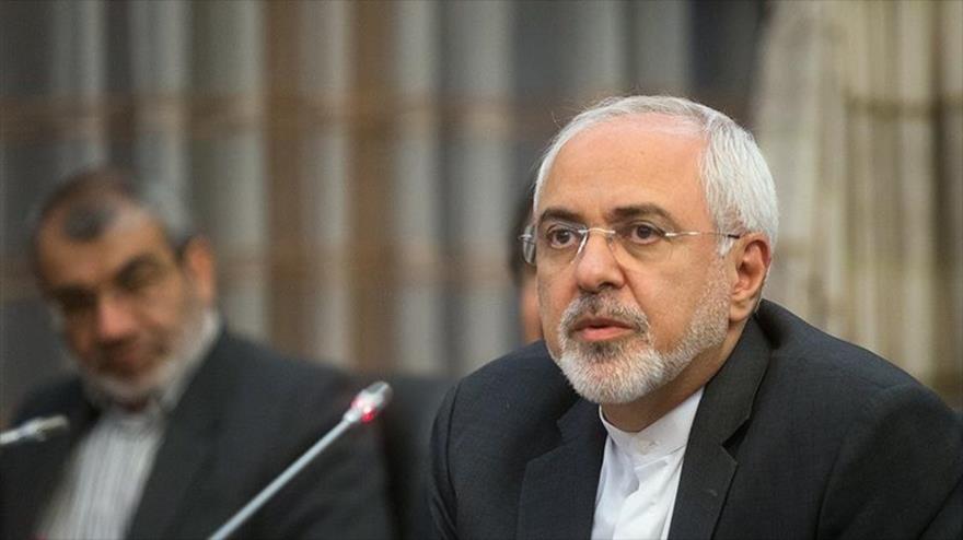 El canciller iraní, Mohamad Yavad Zarif, se reúne con varios altos funcionarios iraníes en Teherán, 9 de octubre de 2017.