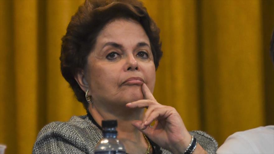 La expresidenta brasileña Dilma Rousseff durante un acto político en Río de Janeiro, 31 de agosto de 2017.
