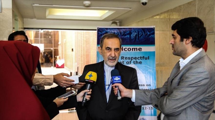 Director del Centro de Estudios Estratégicos del Consejo del Discernimiento del Sistema de Irán, Ali Akbar Velayati, 12 de octubre de 2017.