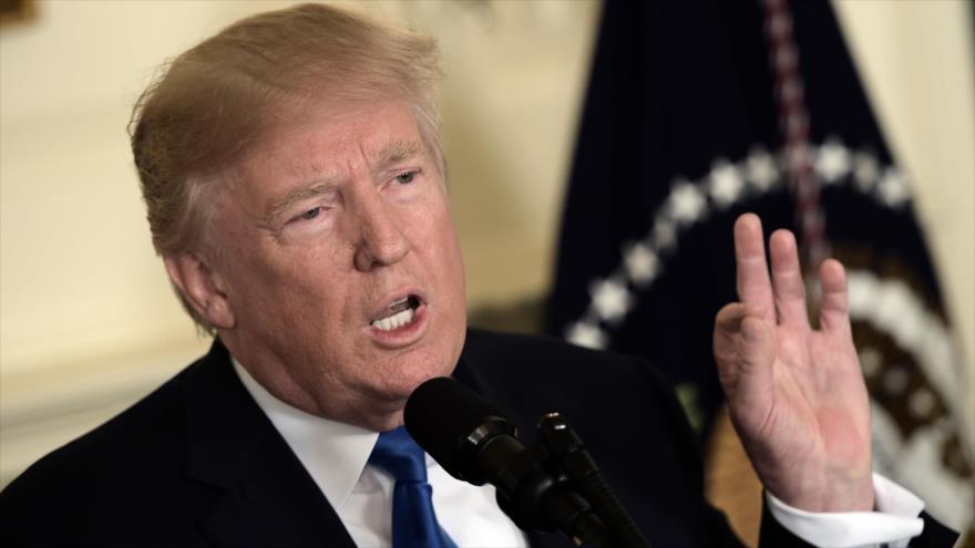 Trump rechaza certificar pacto nuclear, pese a cumplimiento de Irán