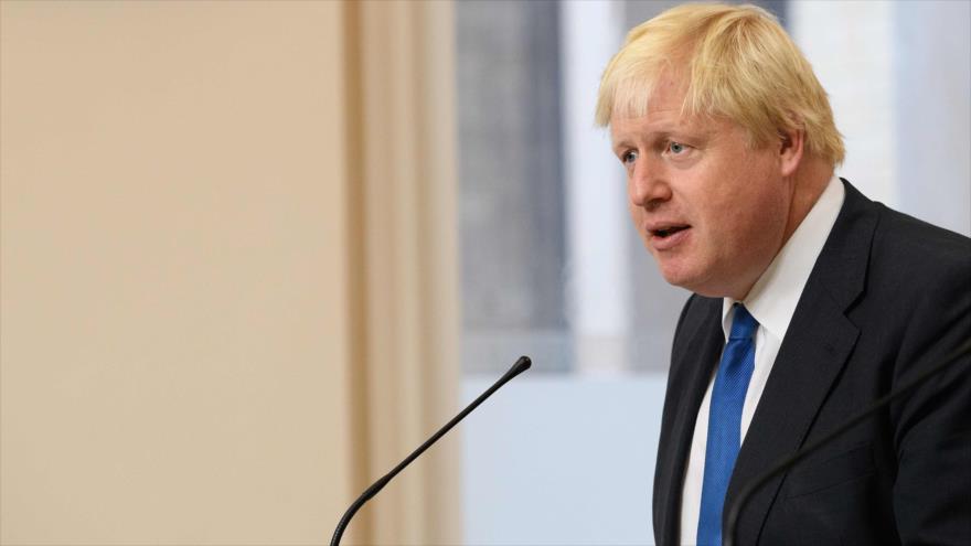 El ministro de Exteriores británico, Boris Johnson, habla en una conferencia de prensa en Londres, 12 de octubre de 2017.