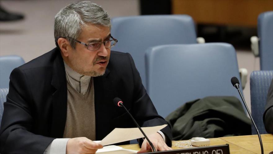 El representante permanente de Irán ante la ONU, Qolamali Joshru, habla durante una sesión del organismo internacional.