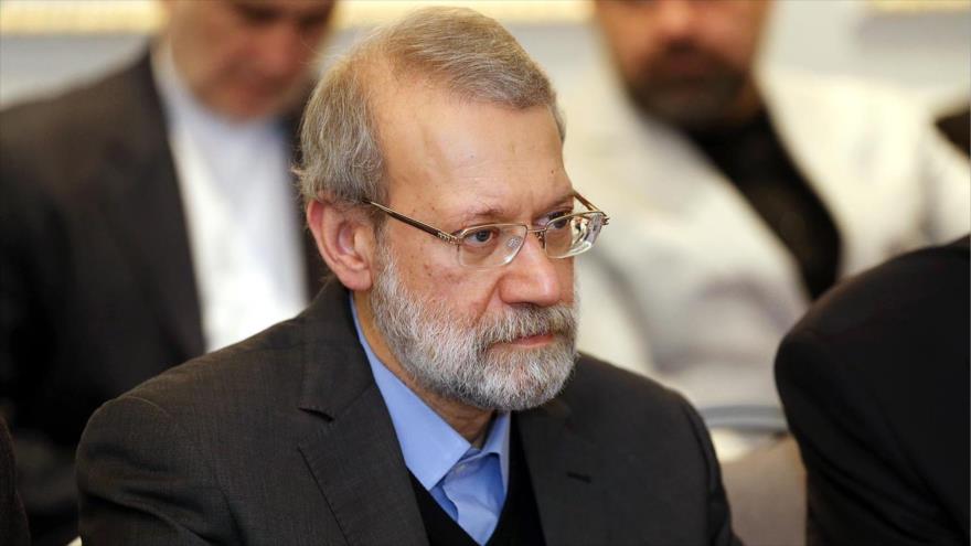 El presidente del Parlamento iraní, Ali Lariyani, en reunión con su par armenio en San Petersburgo (Rusia), 15 de octubre de 2017.