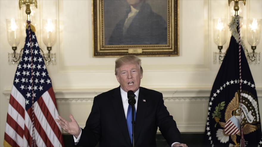 El presidente de Estados Unidos, Donald Trump, habla sobre el acuerdo con Irán en la Casa Blanca en Washington D.C., 13 de octubre de 2017.