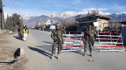 53 muertos en atentado de Talibán contra centro de Policía afgana
