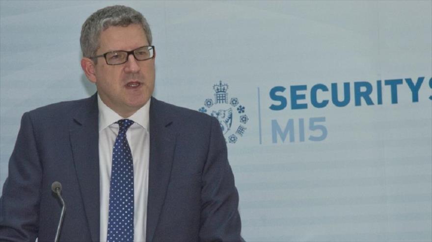 El jefe del Servicio de Seguridad del Reino Unido (MI5), Andrew Parker, en una rueda de prensa.