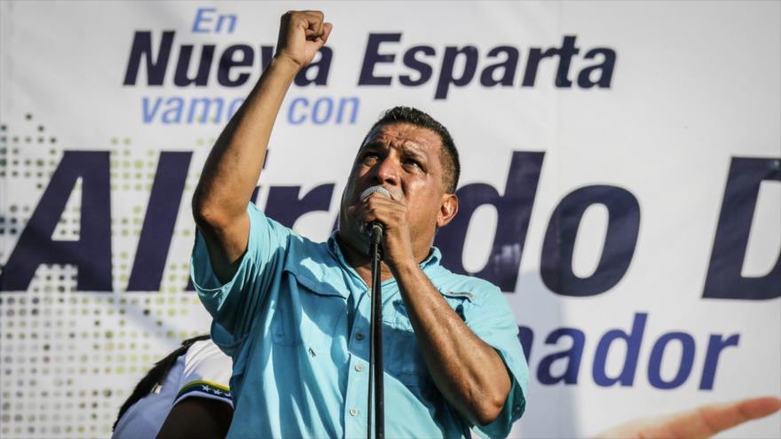 El opositor venezolano, Alfredo Díaz, durante un acto, donde oficializa su candidatura a la gobernación de Nueva Esparta.