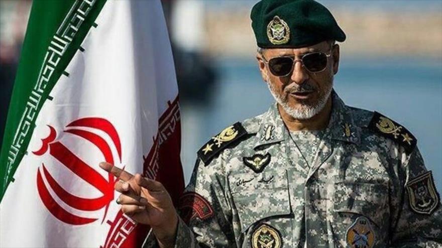 El comandante de la Fuerza Naval del Ejército de Irán, el contralmirante Habibolá Sayari, 27 de enero de 2016.