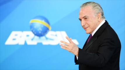 Temer exonera a 8 ministros que necesita para salvar su cargo