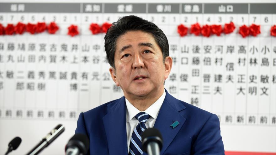 Coalición de Shinzo Abe gana legislativas de Japón 