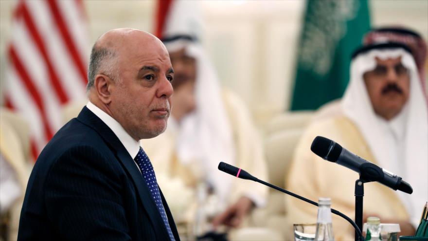 El premier iraquí Haidar al-Abadi, habla durante una reunión del Consejo de Coordinación saudí-iraquí en Riad, 22 de octubre de 2017. 