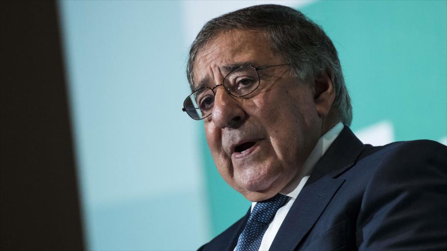 El exdirector de la CIA, Leon Panetta, habla durante un acto en Washington, 23 de octubre de 2017.