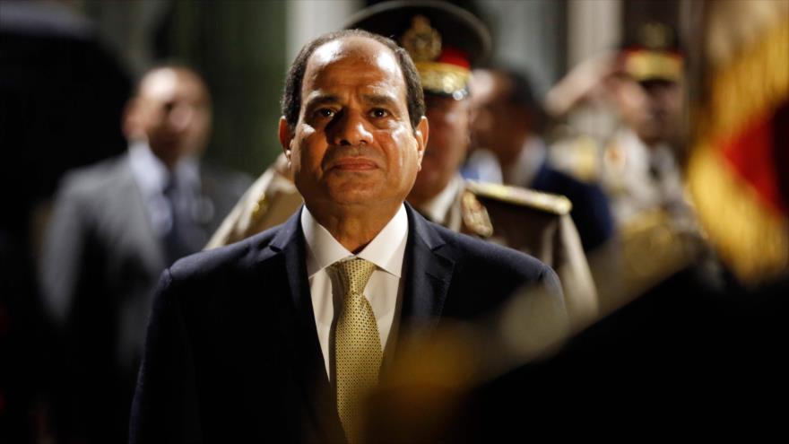 El presidente egipcio, Abdel Fatah al-Sisi, antes de una reunión con la ministra de Defensa de Francia, Florence Parly, en París, 23 de octubre de 2017.