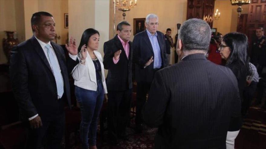 El acto de subordinación y juramentación de los gobernadores opositores electos ante la Asamblea Constituyente de Venezuela, 23 de octubre de 2017.