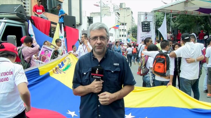 Mujeres marchan en apoyo a Maduro y contra ataques económicos