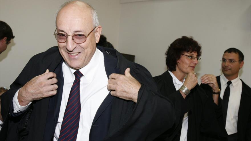 Isaac Molcho, el asesor y enviado diplomático especial del primer ministro israelí, Benyamin Netanyahu, comparece ante un tribunal en 2008.