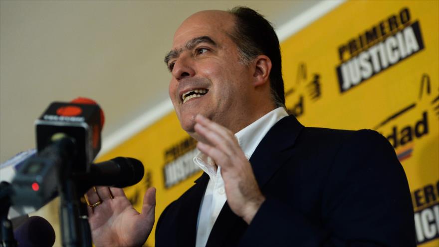 El presidente de la Asamblea Nacional de Venezuela, Julio Borges, en una conferencia de prensa en Caracas (capital venezolana), 22 de octubre de 2017.