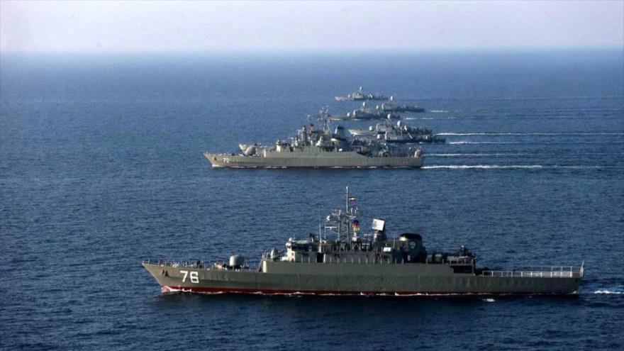 Varios destructores de Irán, entre ellos Yamaran, de fabricación nacional en un ejercicio militar, enero de 2016.