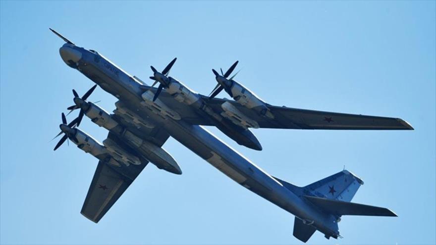 Una aeronave de misiles estratégicos Tu-95MS de las Fuerzas Aeroespaciales rusas.