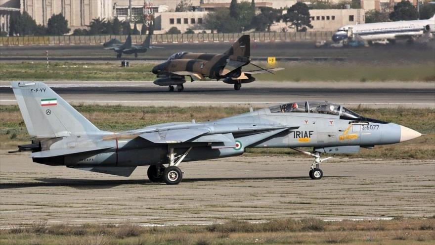 Un avión de combate supersónico F-14 de la Fuerza Aérea de la República Islámica de Irán.