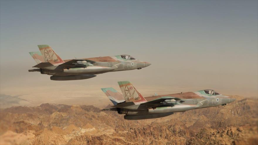 Cazas F-35 de la fuerza aérea de Israel en un vuelo de entrenamiento.
