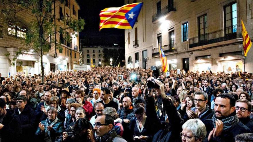 Miles protestan en Cataluña por prisión de independentistas