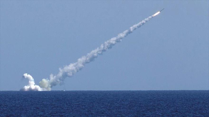 Cazas rusos Tu-22 y submarino Kolpino atacan a Daesh en Siria
