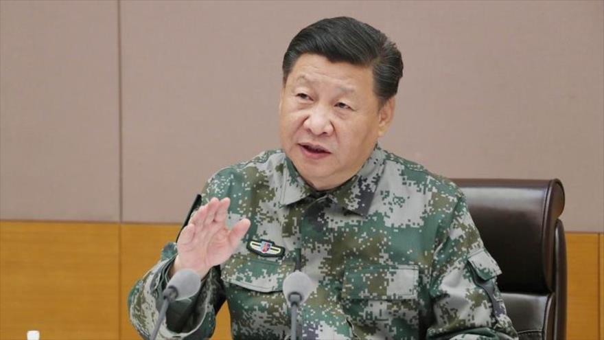 Xi Jinping, presidente de China, habla en su visita al centro de mando de operación conjunta de la Comisión Militar Central, 3 de noviembre de 2017.