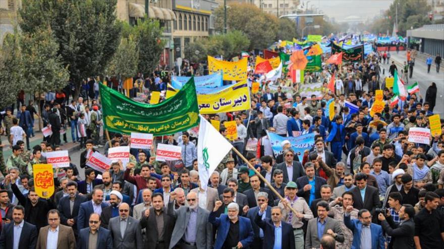 Marchas del Día Nacional de la Lucha contra la Arrogancia en Mashad, noreste de Irán, 4 de noviembre de 2017.