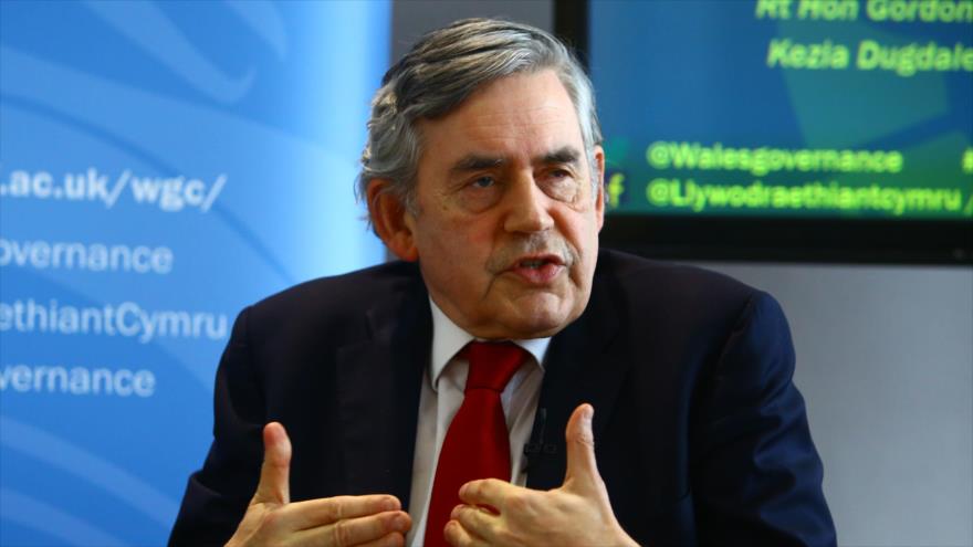 El ex primer ministro británico Gordon Brown ofrece un discurso en la Universidad de Cardiff, Reino Unido, 29 de marzo de 2017.