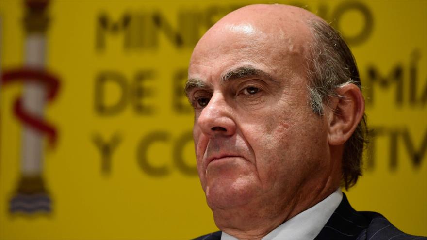 El ministro español de Economía, Luis de Guindos, en una rueda de prensa en Madrid (capital), 21 de julio de 2017.