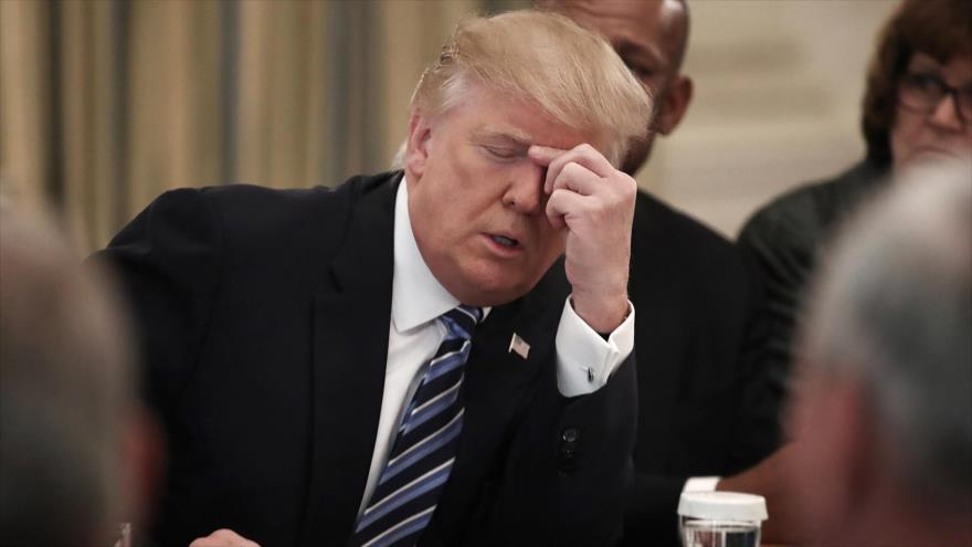 El presidente de EE.UU., Donald Trump, encabeza una reunión con sus secretarios. 