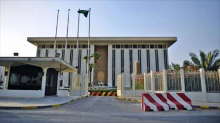Arabia Saudí bloquea cuentas bancarias de más de 1200 saudíes