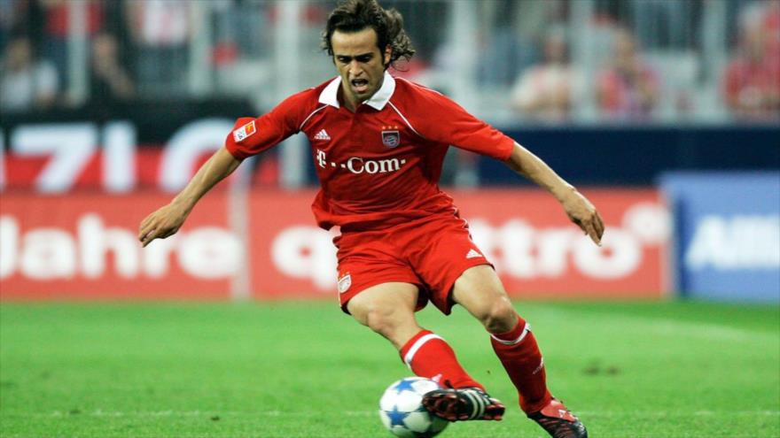 Exestrella del fútbol iraní Ali Karimi.